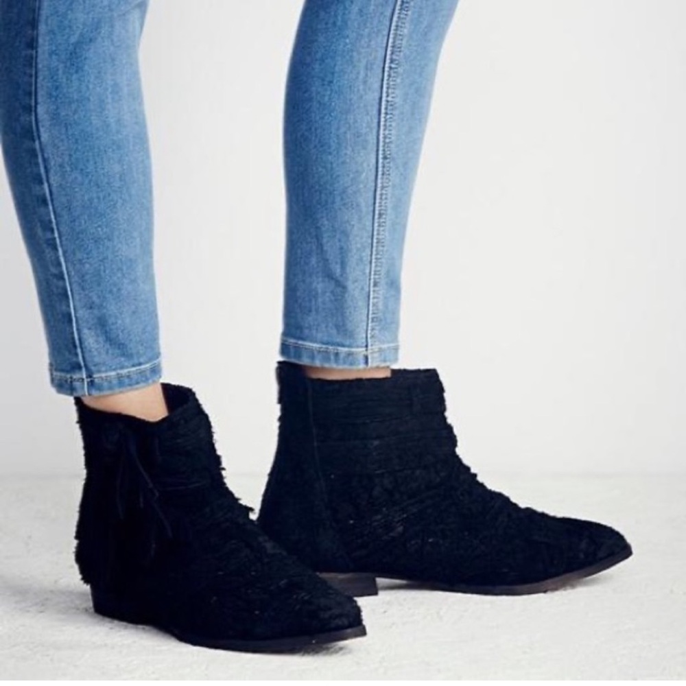FREE PEOPLE DECADES SUEDE FRINGE BOOTIES